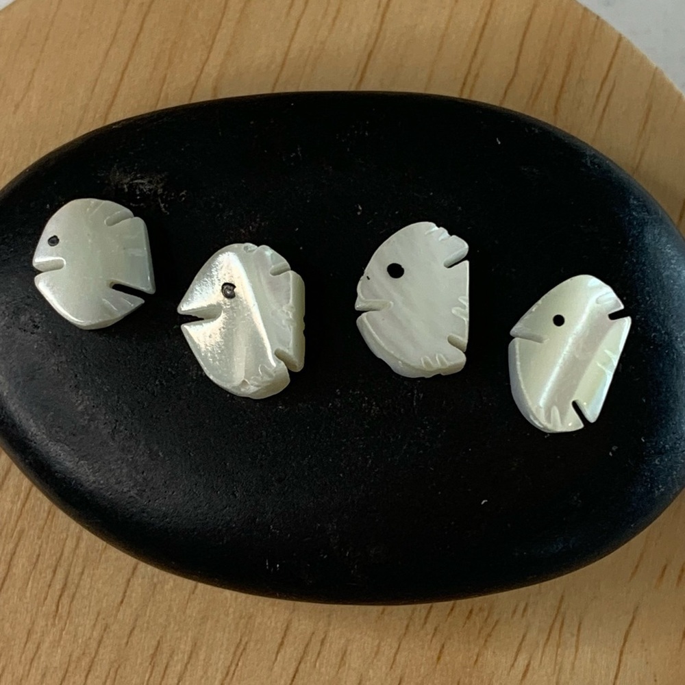 4 Hand Carved Mother of Pearl Fish Fetish Beads MOP Angelfish Vintage Lot 10mm